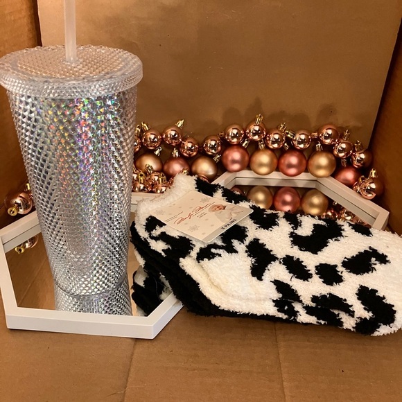 None Accessories - Gift set